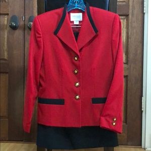 Women’s Karen Scott Petites 2 piece suit